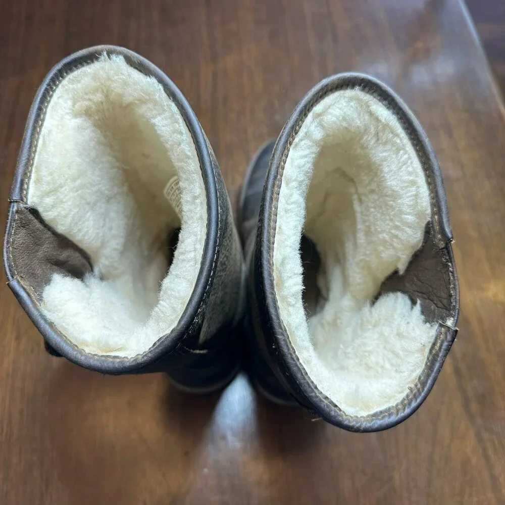 UGG Australia Brown Leather Sutter Buckle Boots Shearling Lined Women’s Size 7